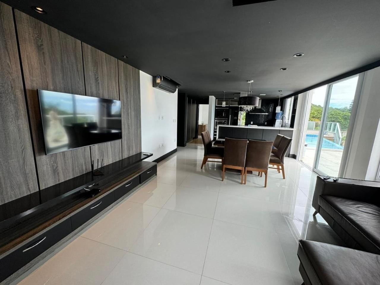 Casa No Estaleirinho Com Piscina E Vista Mar